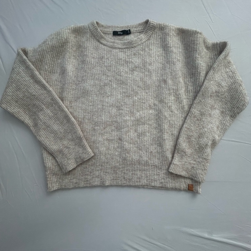 Obey long sleeve wool ribbed cropped sweater. Oatmeal. Classic look